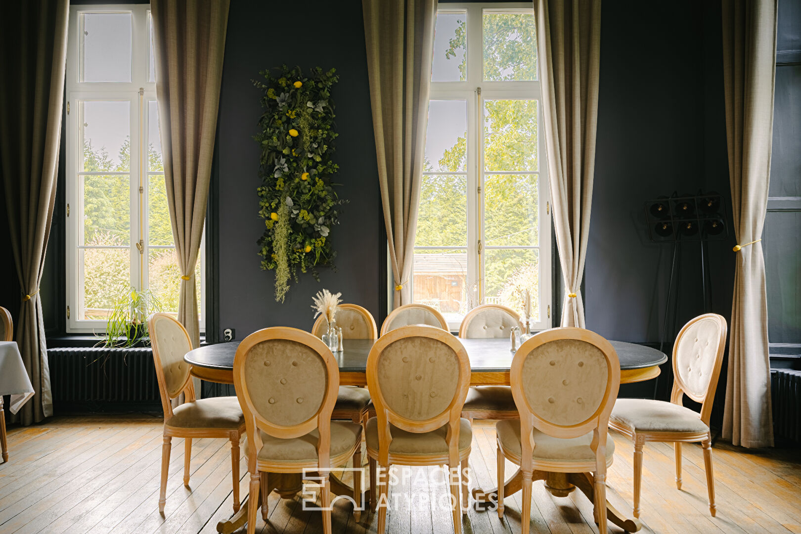 Magnifique château événementiel – Hôtel, restaurant, mariage, séminaire, gite, piscine et spa