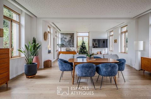 Elegant bourgeois property on the waterfront, near Amiens South, with swimming pool and holiday cottages