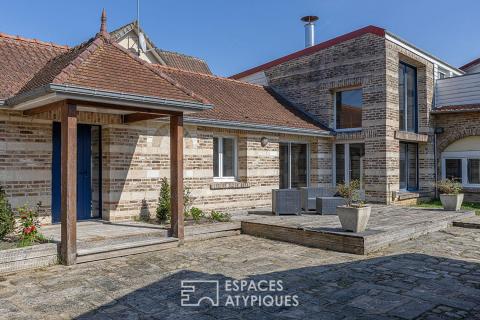 Architect-designed house with indoor pool and great potential in South Amiens