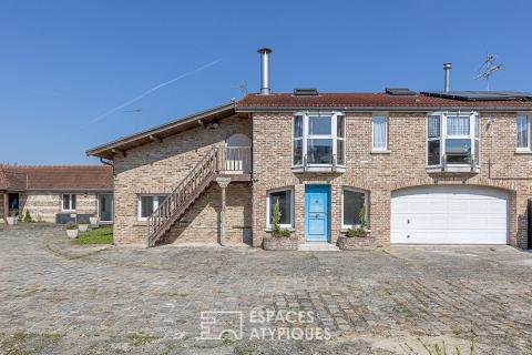 Architect-designed house with indoor pool and great potential in South Amiens