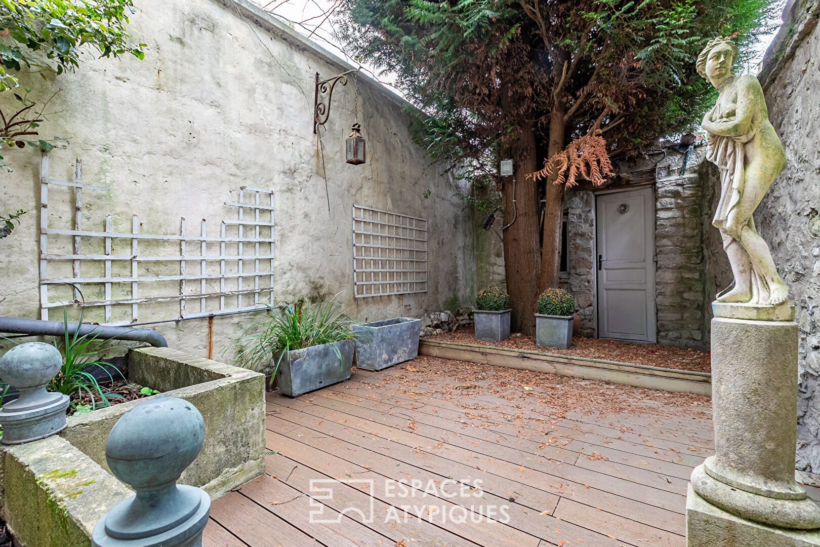 Authentique maison de ville avec terrasse en centre historique de Senlis
