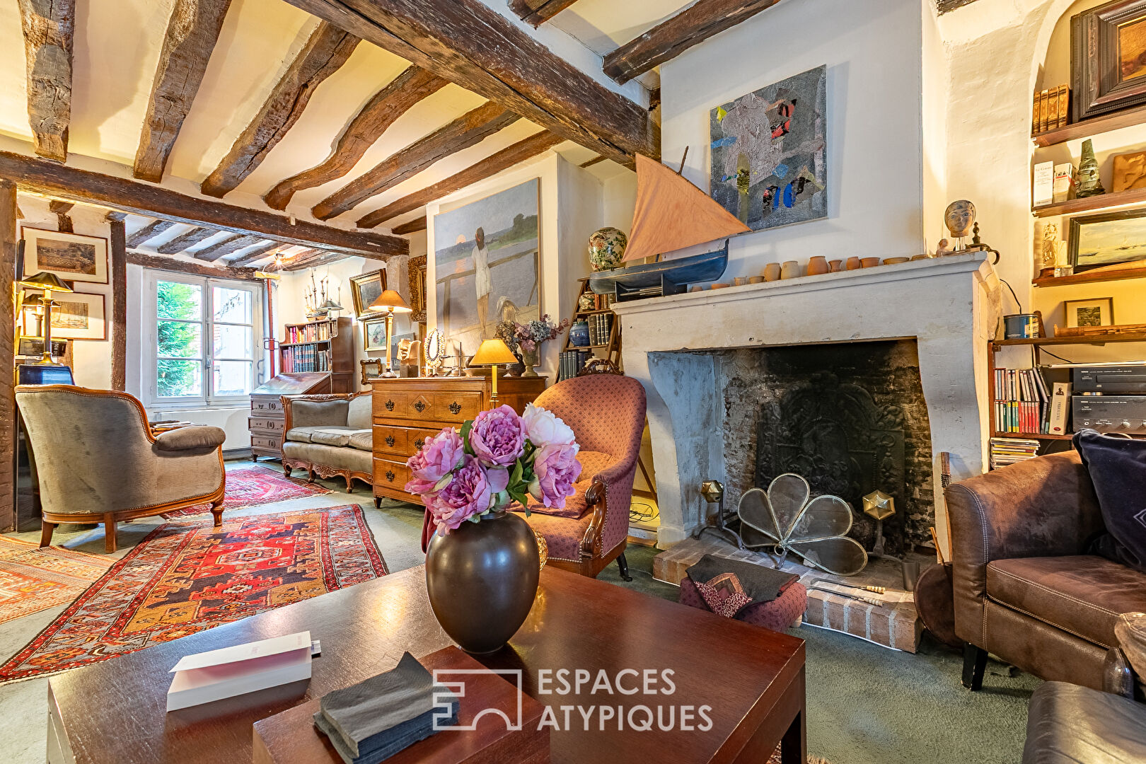 Authentique maison de ville avec terrasse en centre historique de Senlis