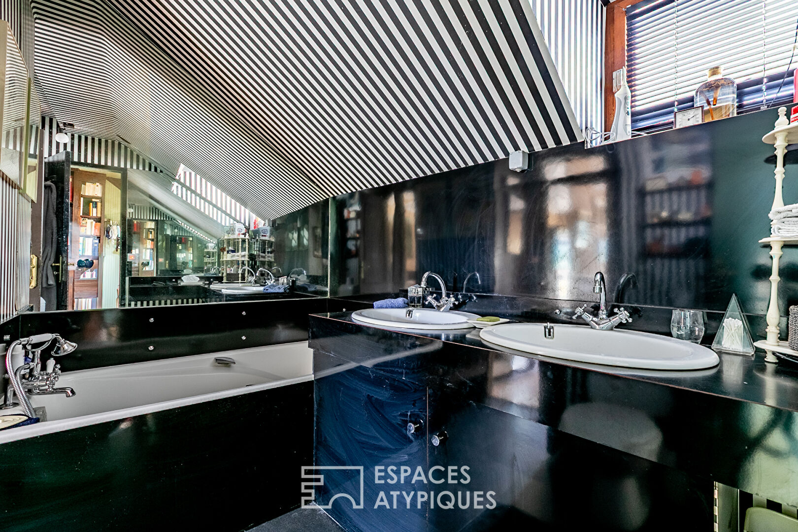 Authentique maison de ville avec terrasse en centre historique de Senlis