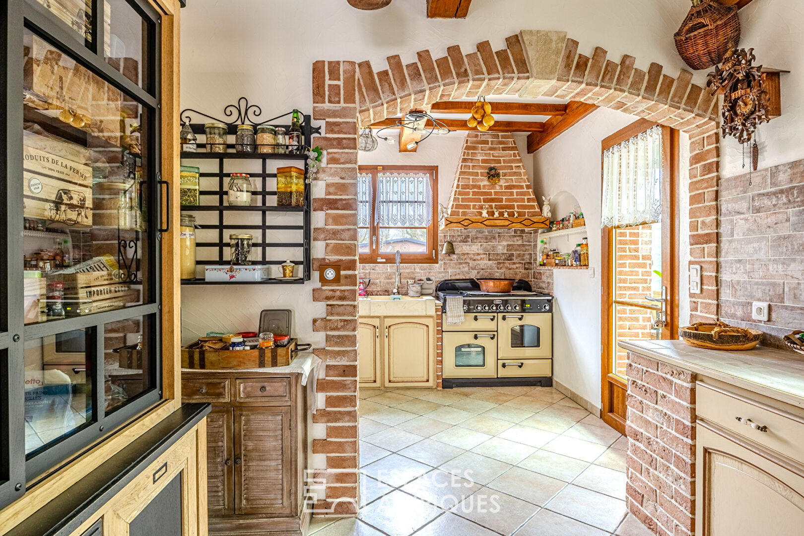 Propriété rénovée et ses dépendances proche de la côte Picarde