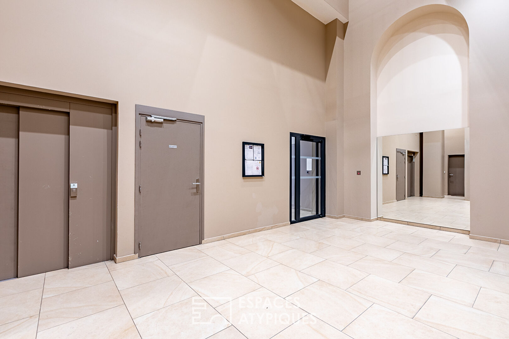 Compiègne Etat Major – Appartement rénové avec terrasse de plein pied