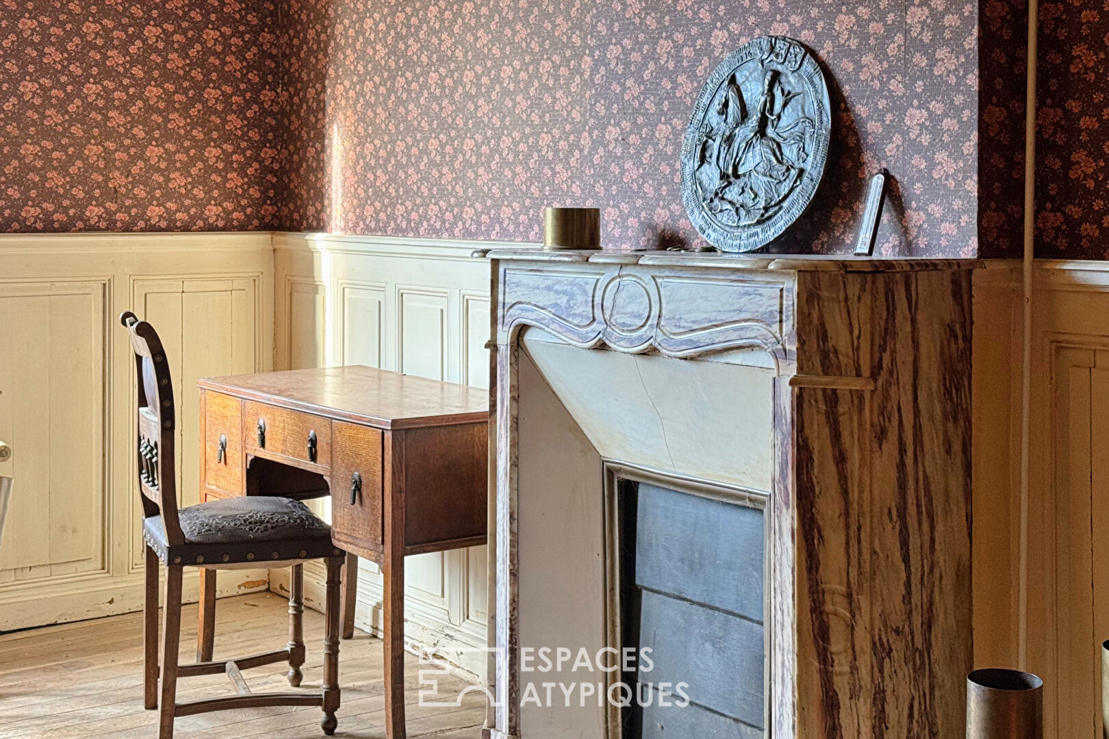 Corps de ferme à réinventer et vaste grange de caractère à l&rsquo;Est d&rsquo;Amiens