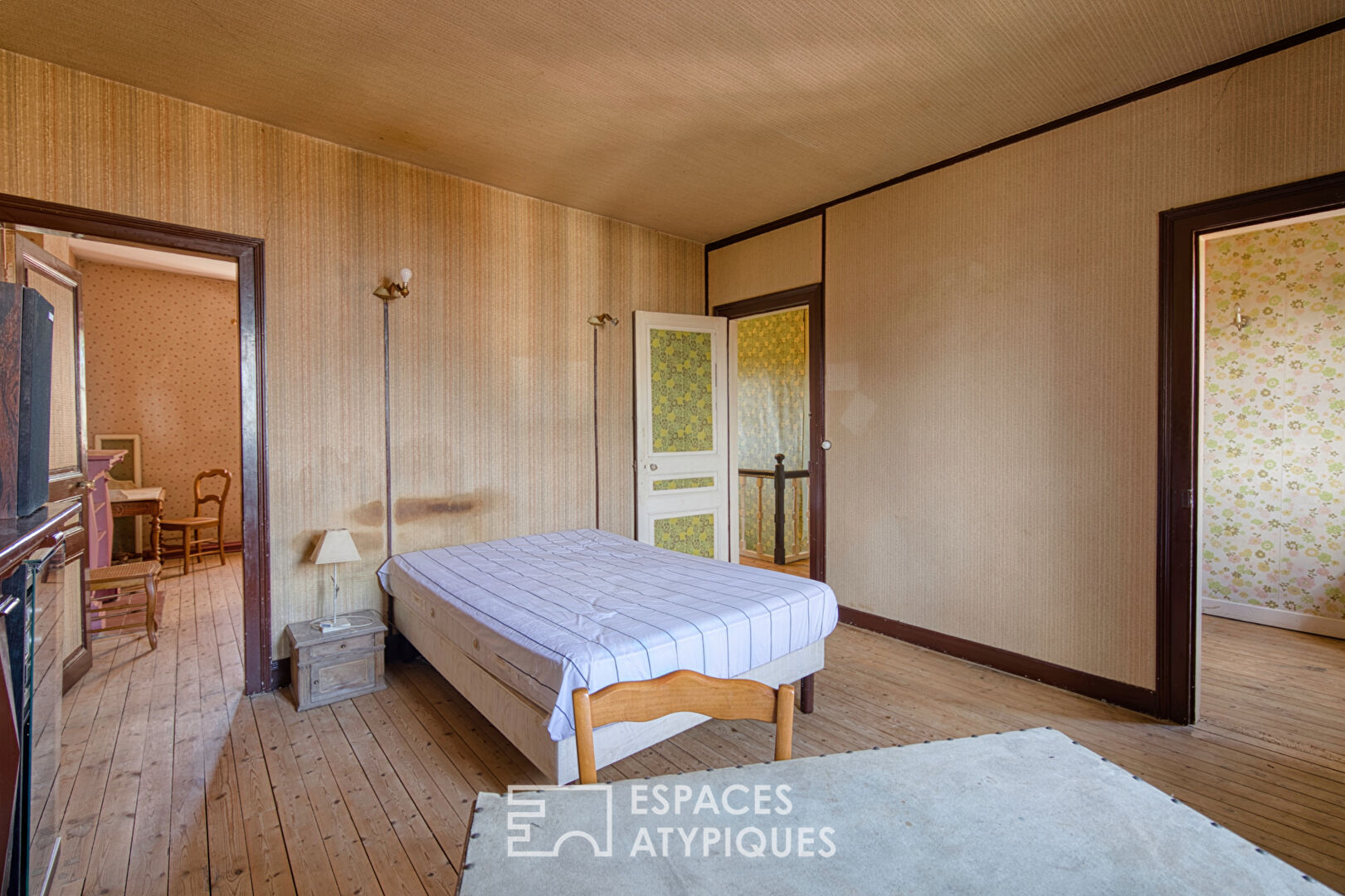 Corps de ferme à réinventer et vaste grange de caractère à l&rsquo;Est d&rsquo;Amiens