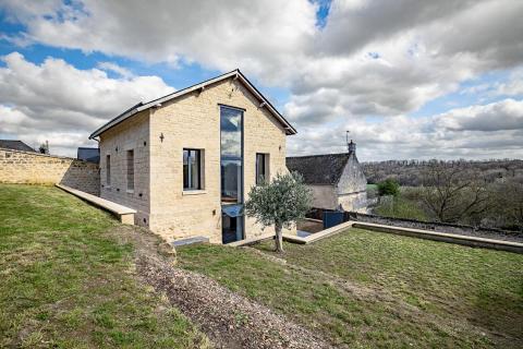 Maison ancienne rénovée en pierres et ardoises avec jardin et vue proche Soissons