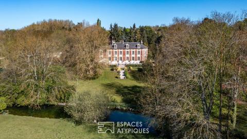 Elégante demeure XIXème en briques et pierres dans un cadre enchanteur avec vue