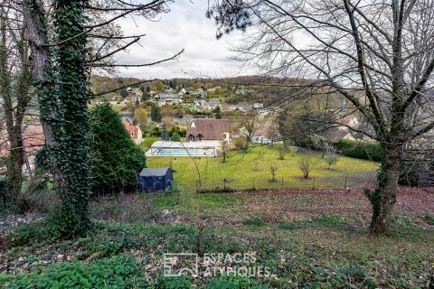 Maison moderne traditionnelle de maçon avec jardin, piscine et superbe vue