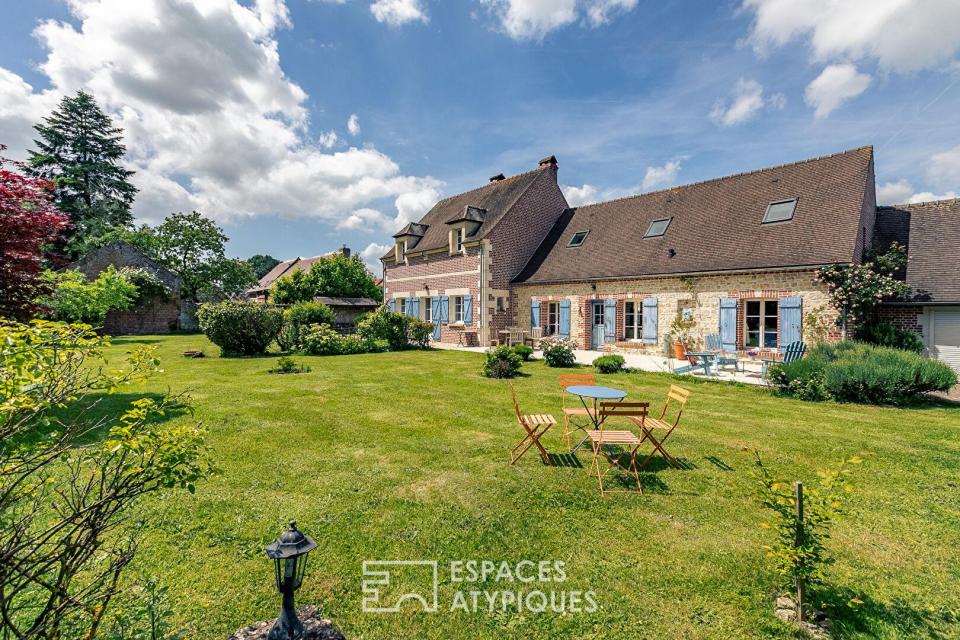 Longère rénovée avec jardin et dépendances dans village recherché proche de Pronleroy