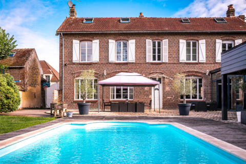 Maison de caractère et extension contemporaine avec piscine aux portes de Beauvais