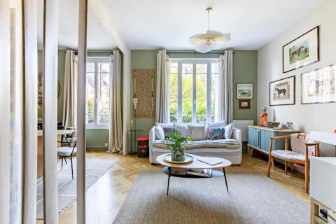 Appartement rénové avec terrasse et jardin proche de la gare de Chantilly