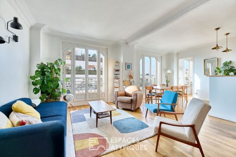 Bright apartment at the top of an Art Deco building