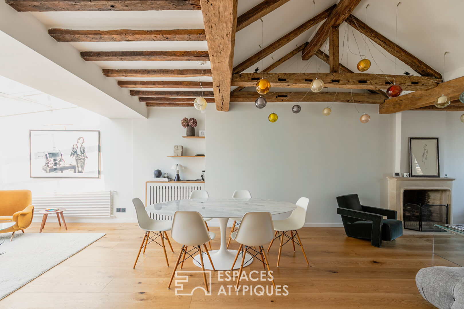 Renovated duplex in the heart of Île Saint-Louis