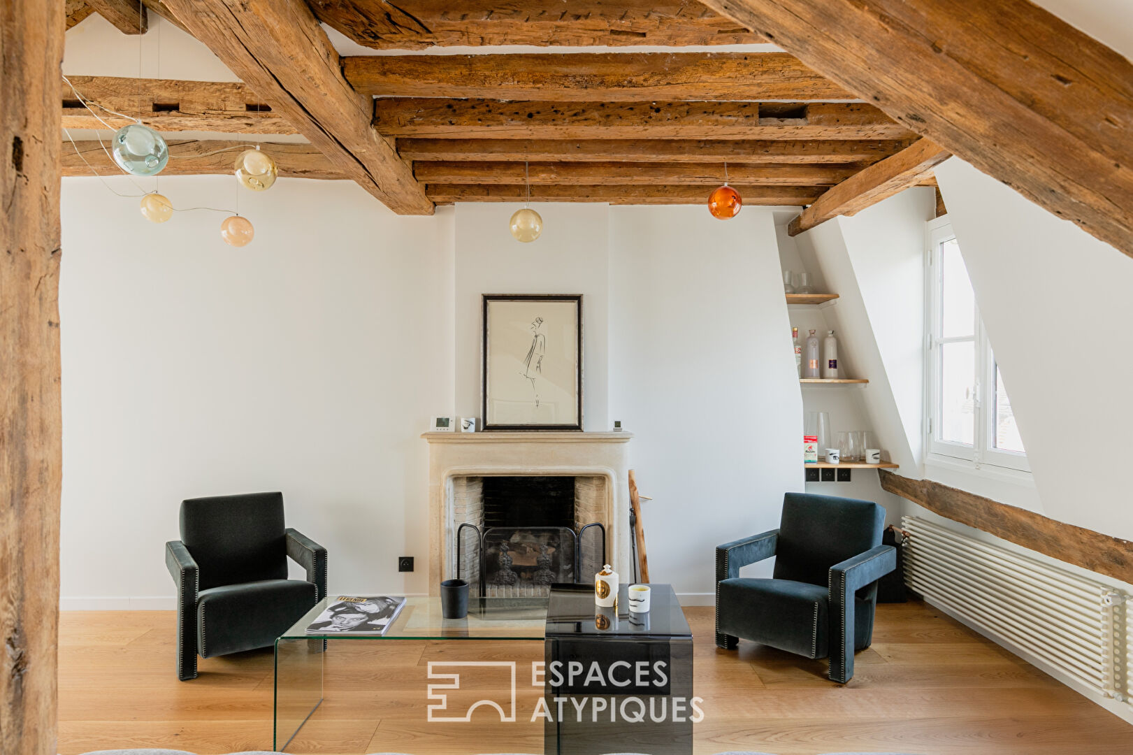 Renovated duplex in the heart of Île Saint-Louis