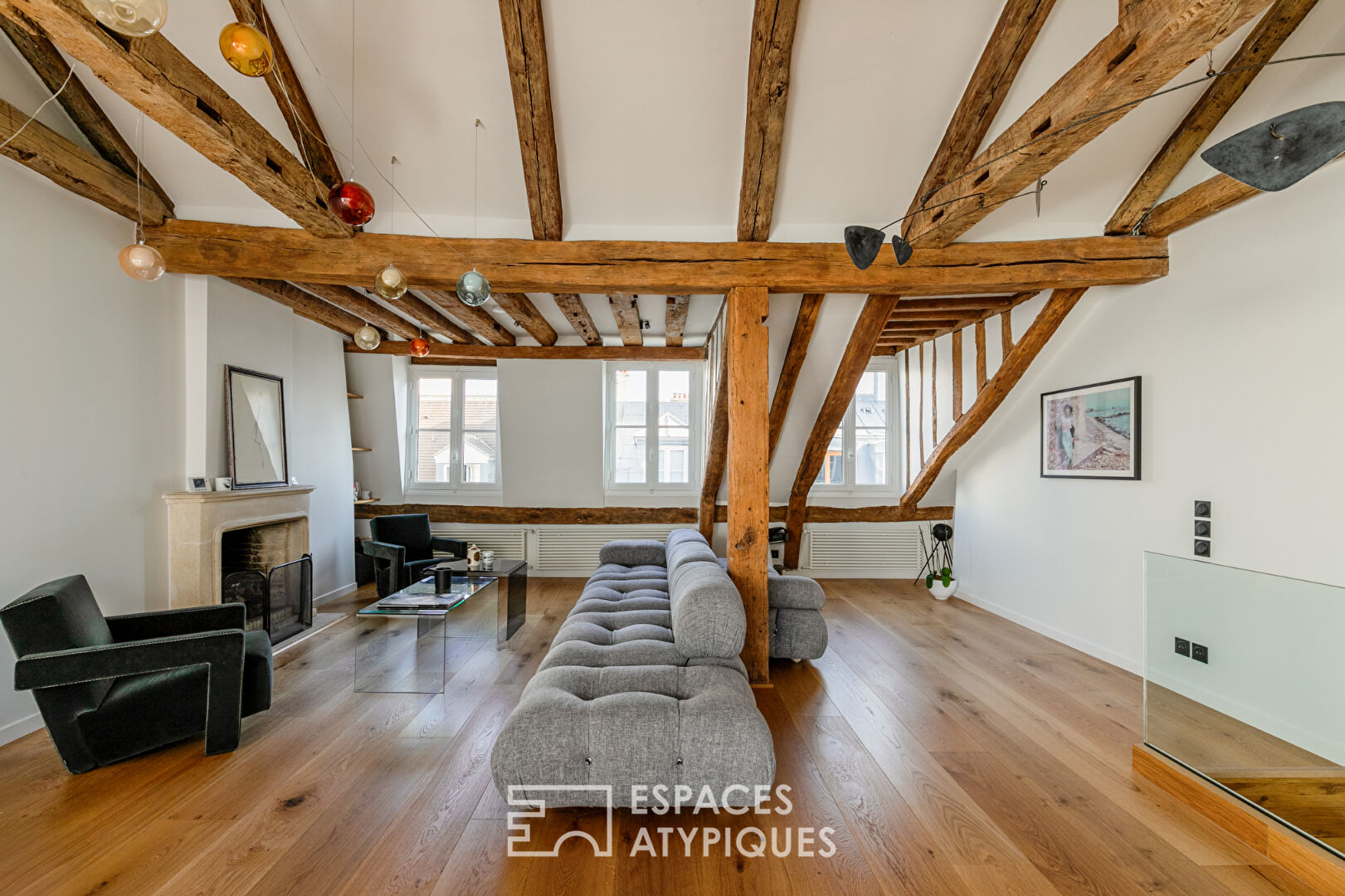 Renovated duplex in the heart of Île Saint-Louis