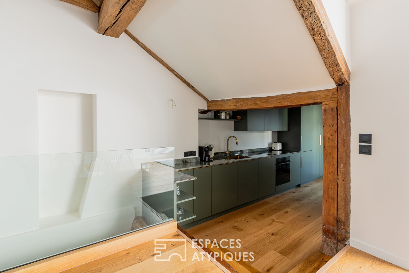 Renovated duplex in the heart of Île Saint-Louis