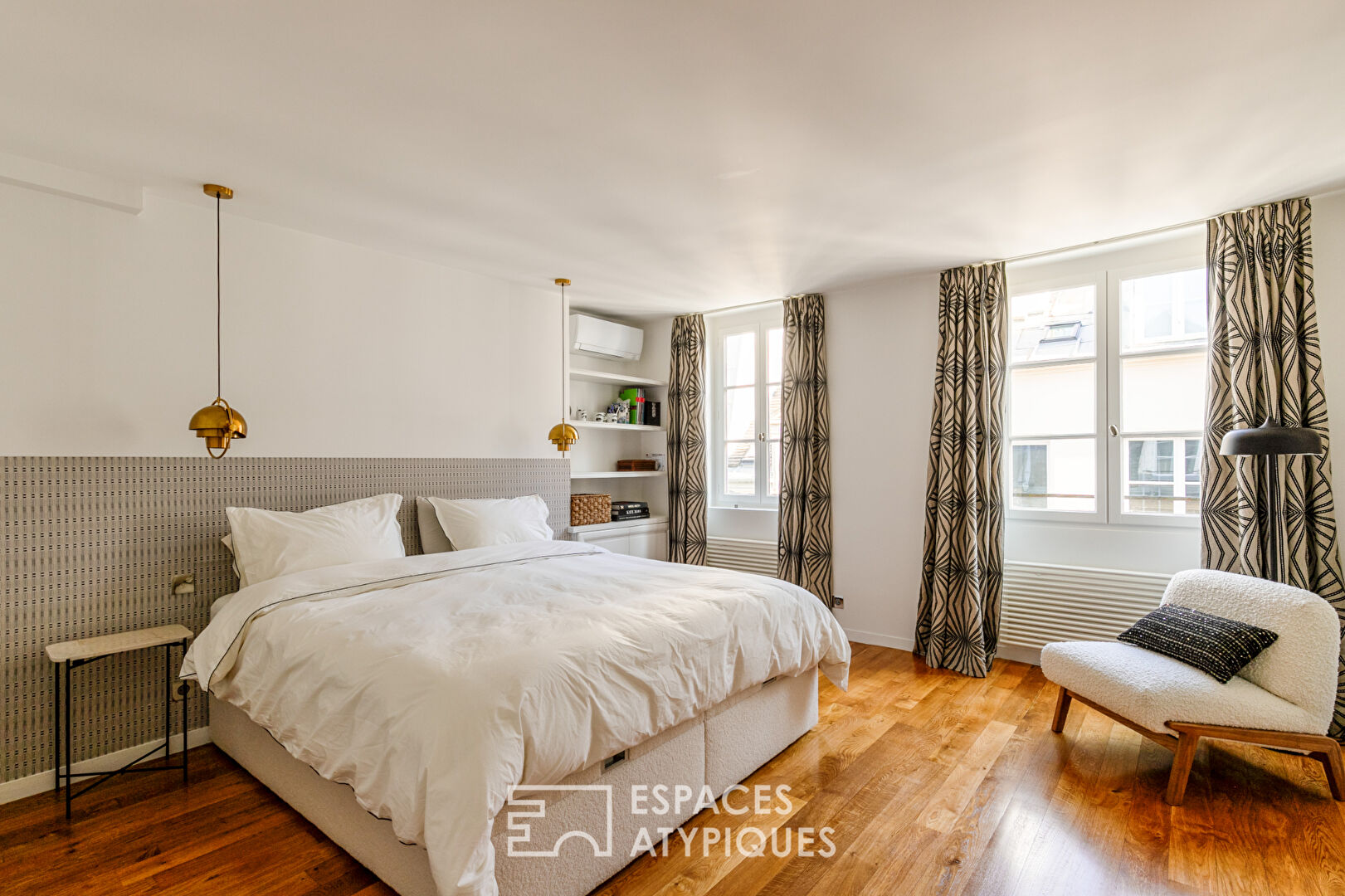 Renovated duplex in the heart of Île Saint-Louis