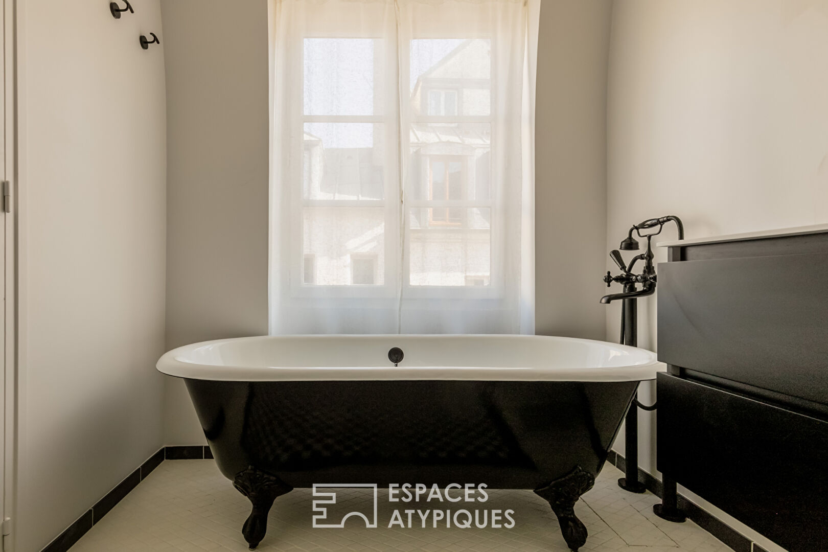 Renovated duplex in the heart of Île Saint-Louis