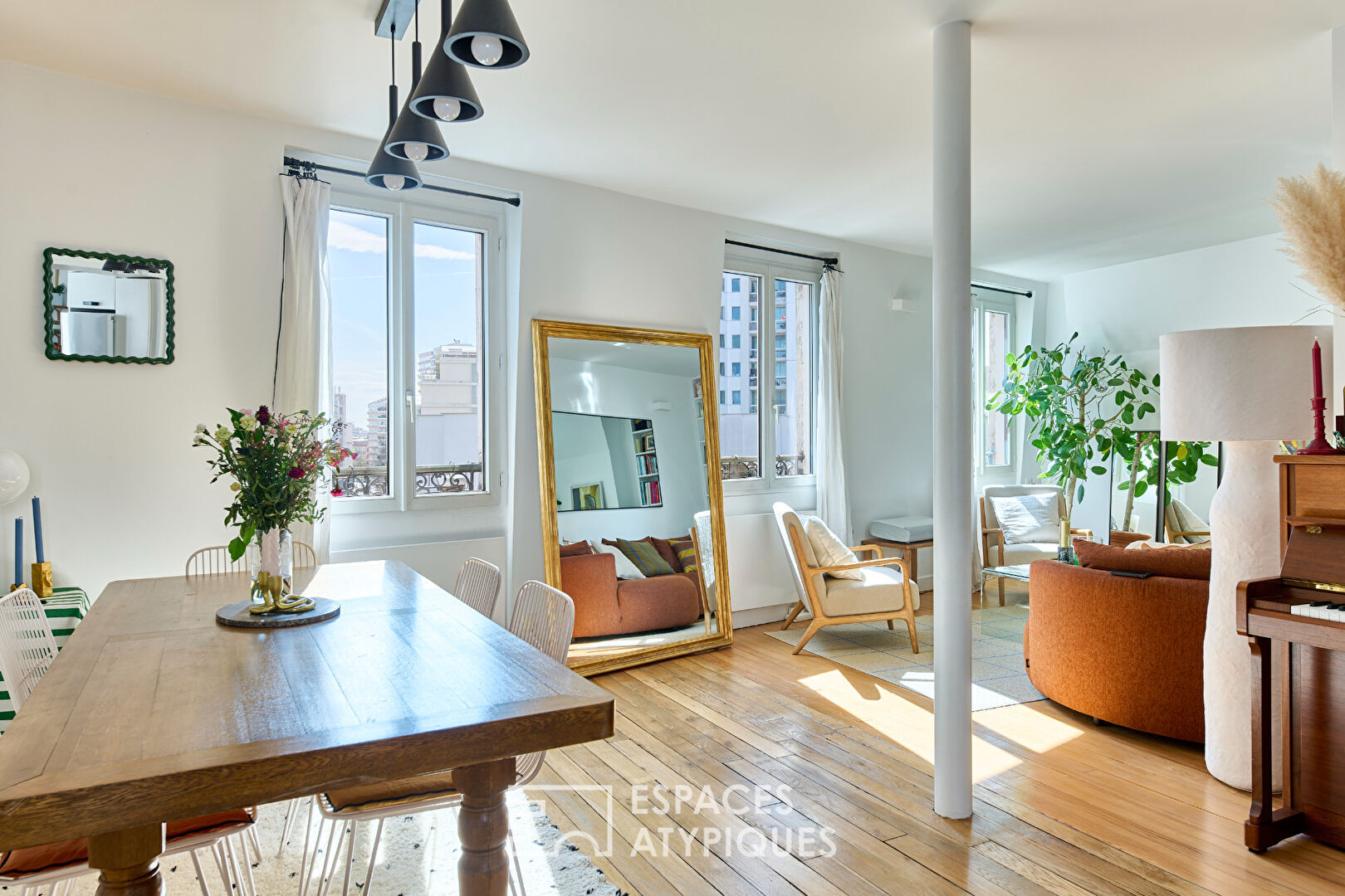 Top floor with a vintage and contemporary feel