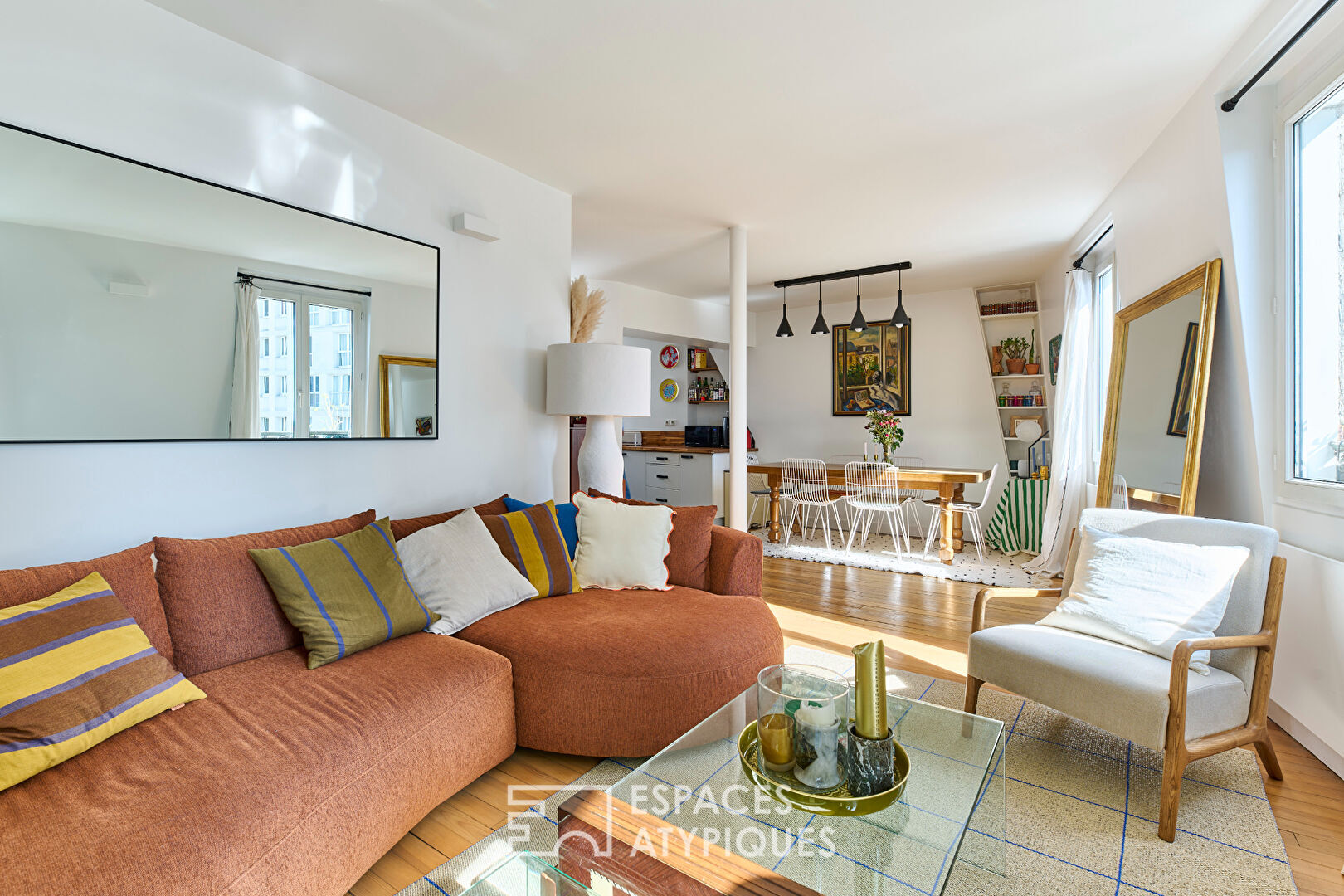 Top floor with a vintage and contemporary feel