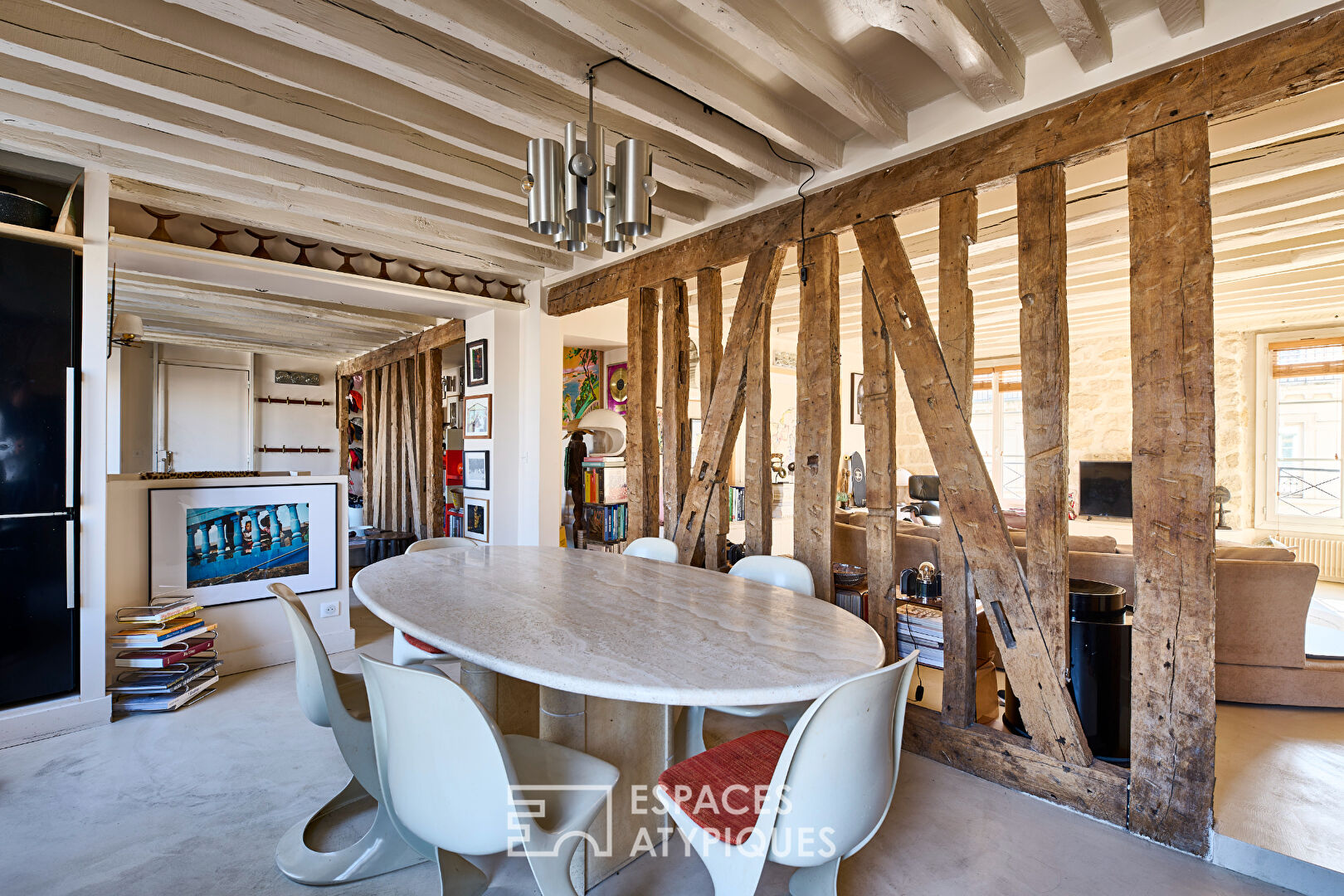 Bright duplex with a bold style