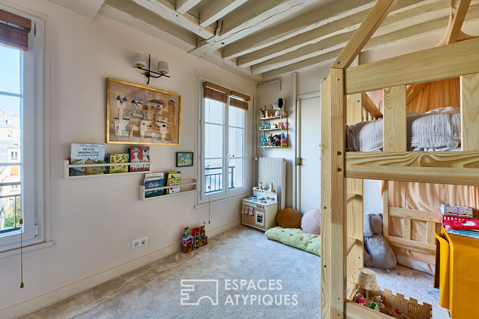 Bright duplex with a bold style