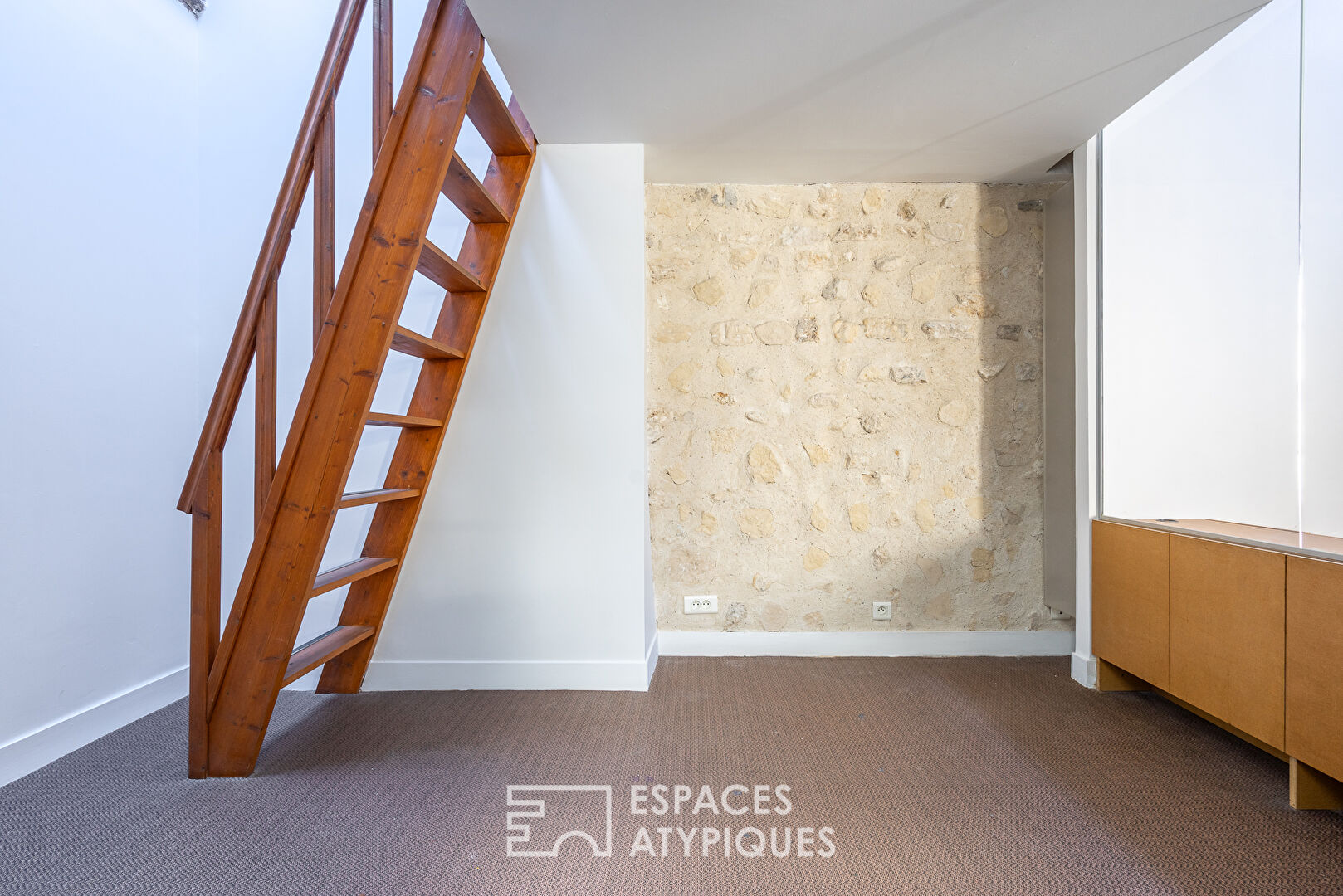 Attic studio near Charonne