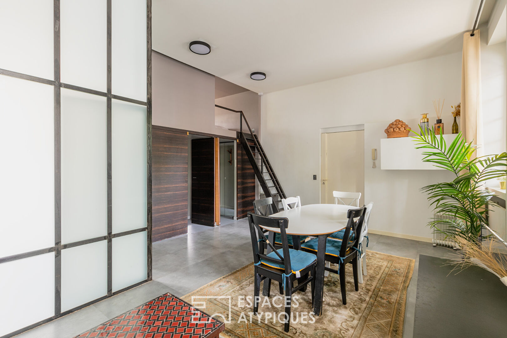 Apartment redesigned by architect with commerciality
