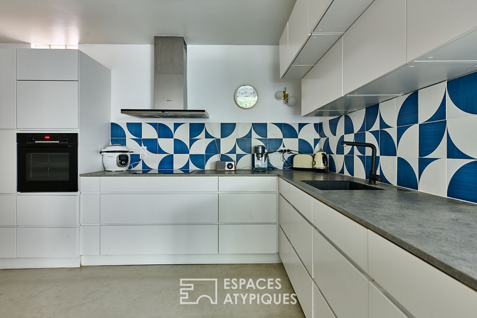 Butte Bergeyre – Local d’activité transformé en loft avec extérieur