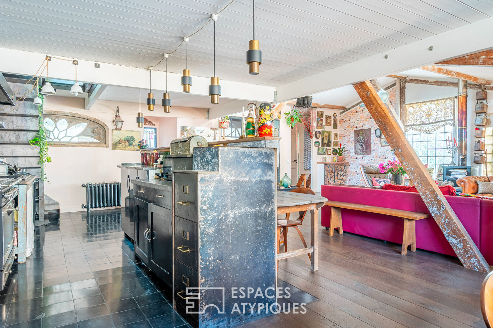 Duplex en dernier étage avec terrasse dans une ancienne usine