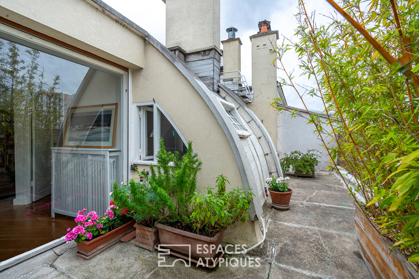 Top floor apartment with elevator and terrace