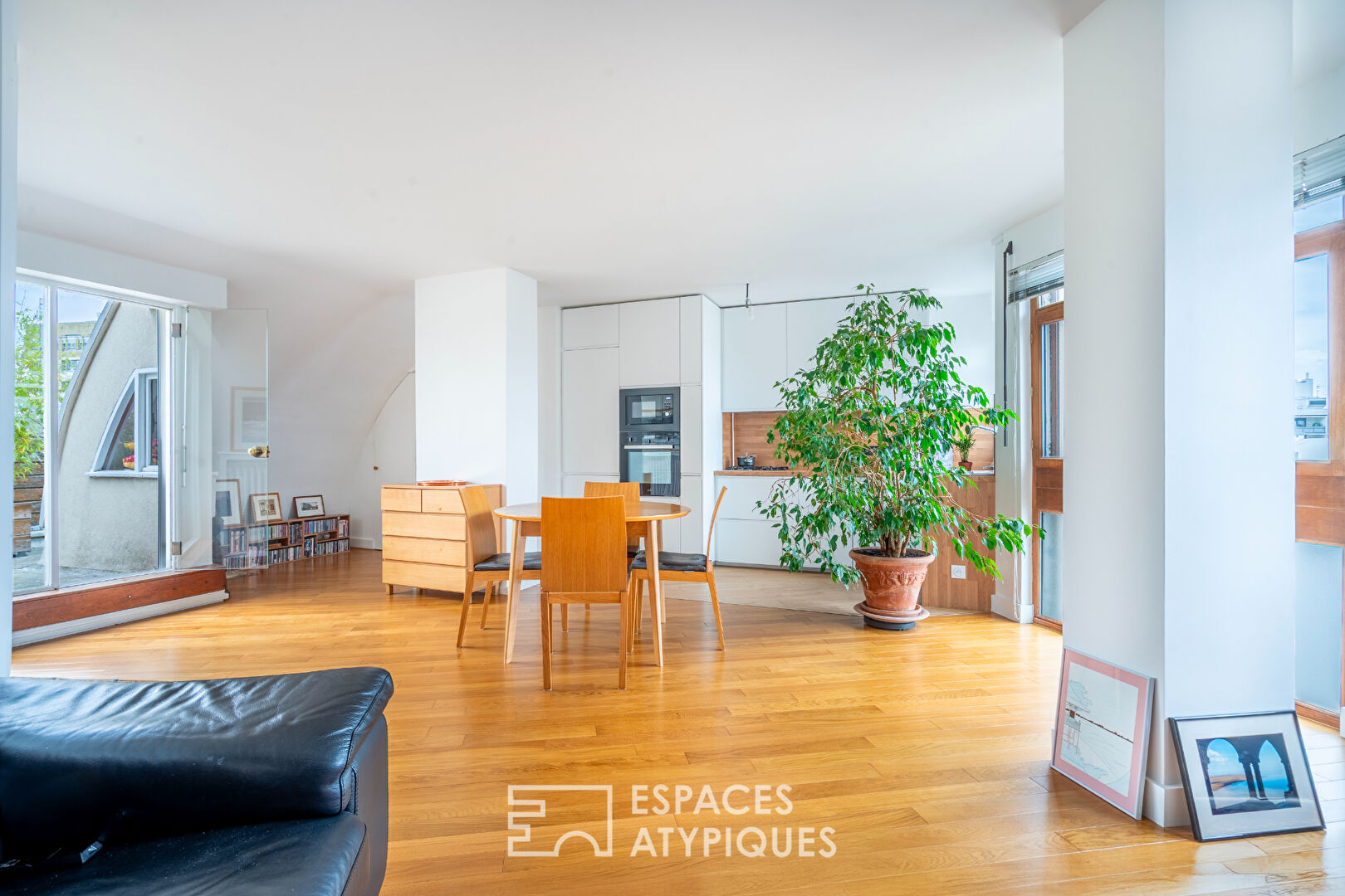 Top floor apartment with elevator and terrace