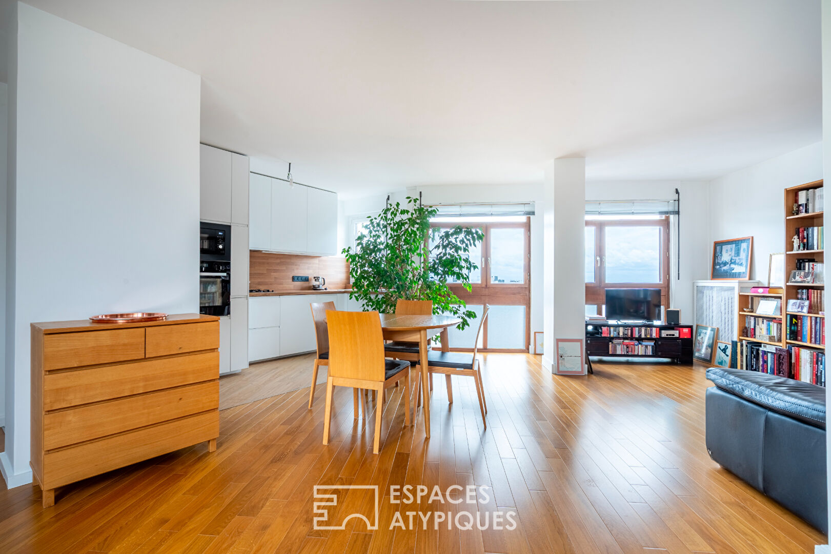 Top floor apartment with elevator and terrace