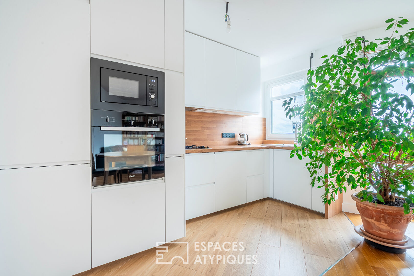 Top floor apartment with elevator and terrace