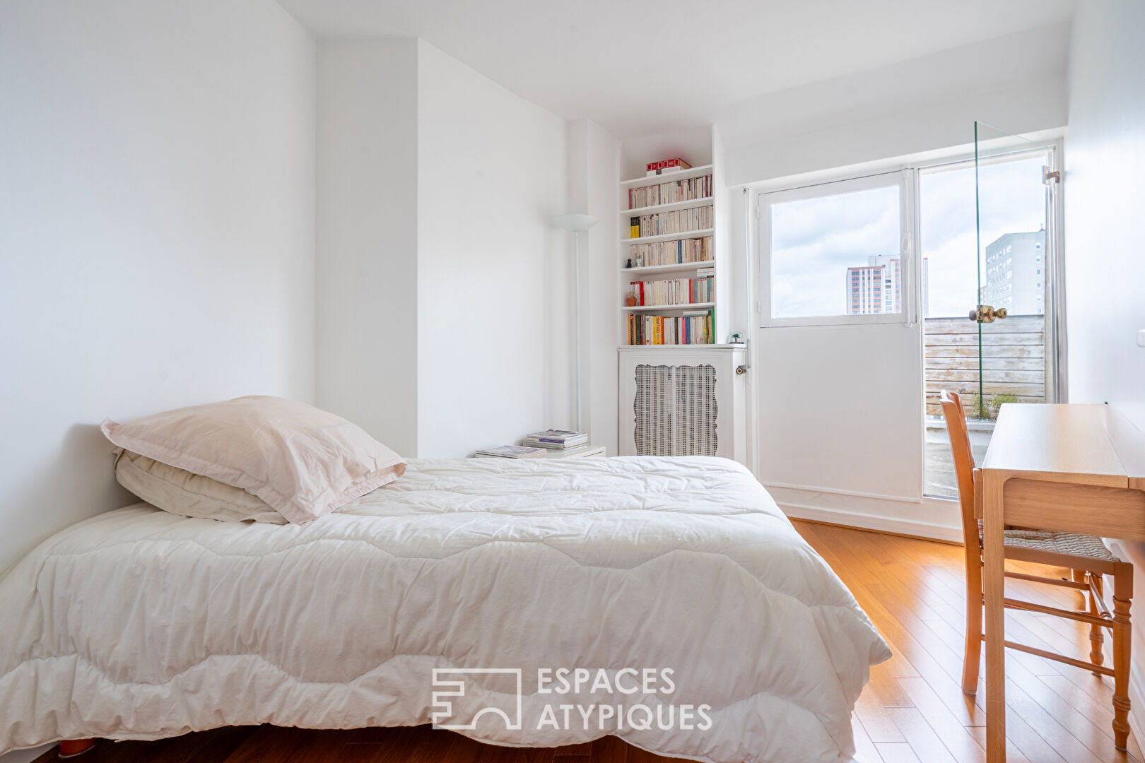 Top floor apartment with elevator and terrace