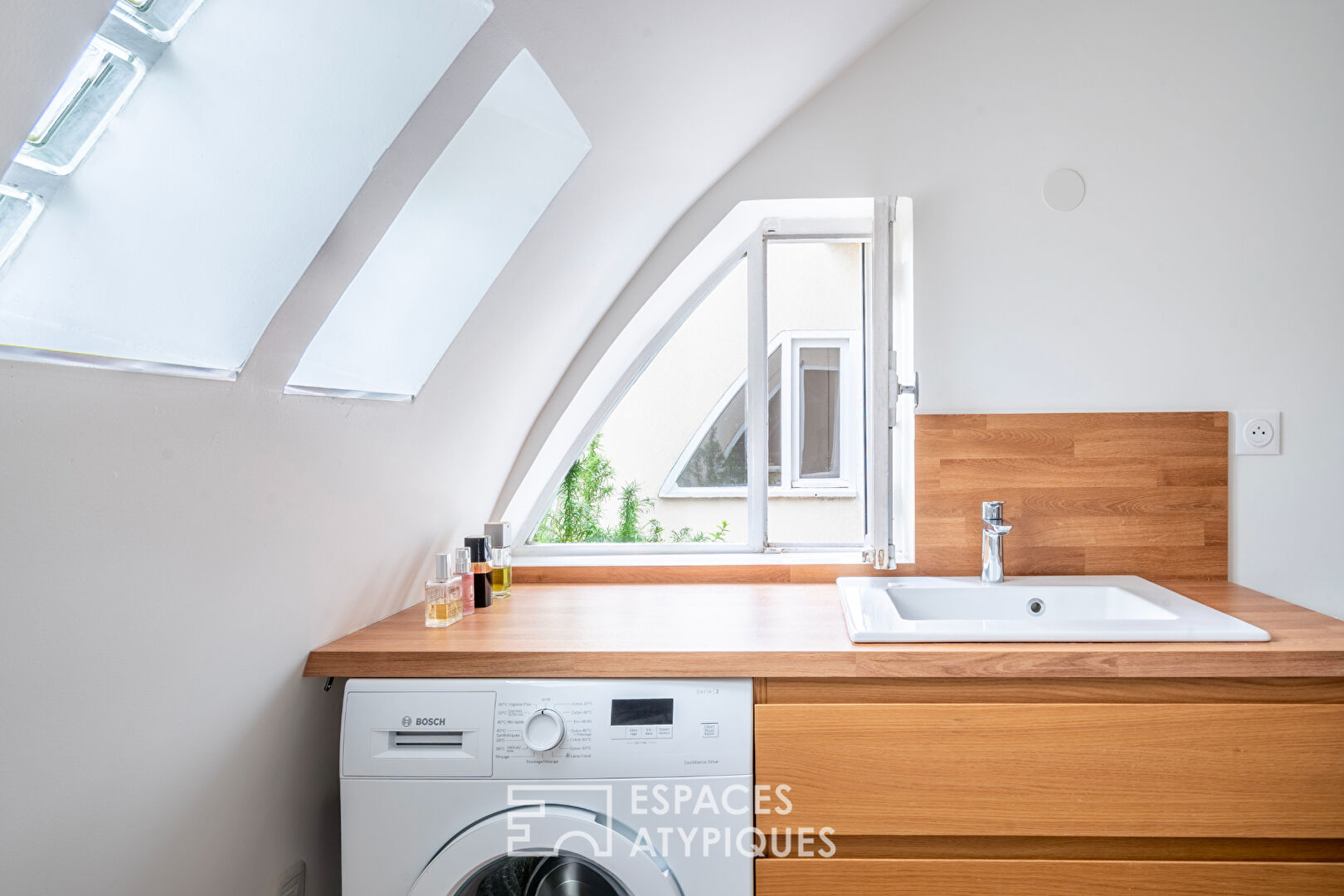 Top floor apartment with elevator and terrace