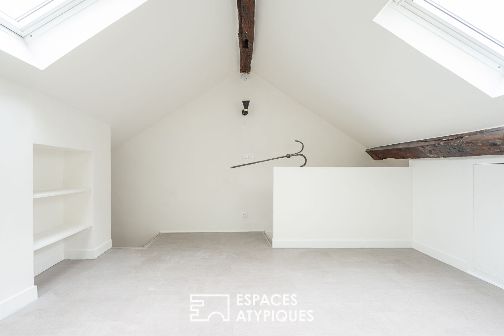 Duplex under the roofs in the Haut-Marais