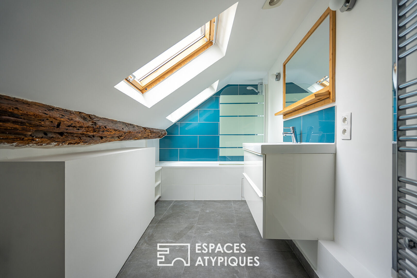 Duplex under the roofs in the Haut-Marais