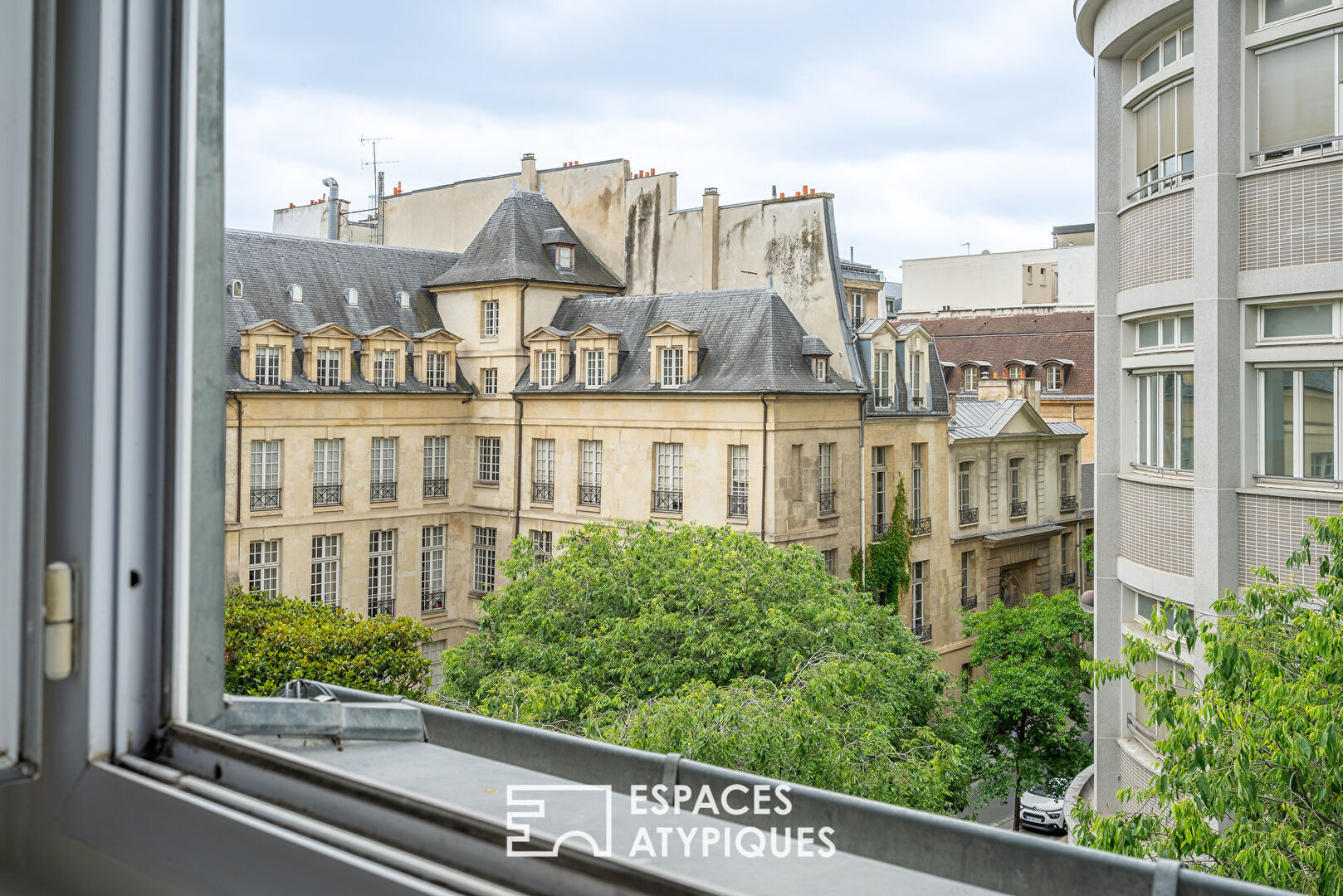 Duplex under the roofs in the Haut-Marais