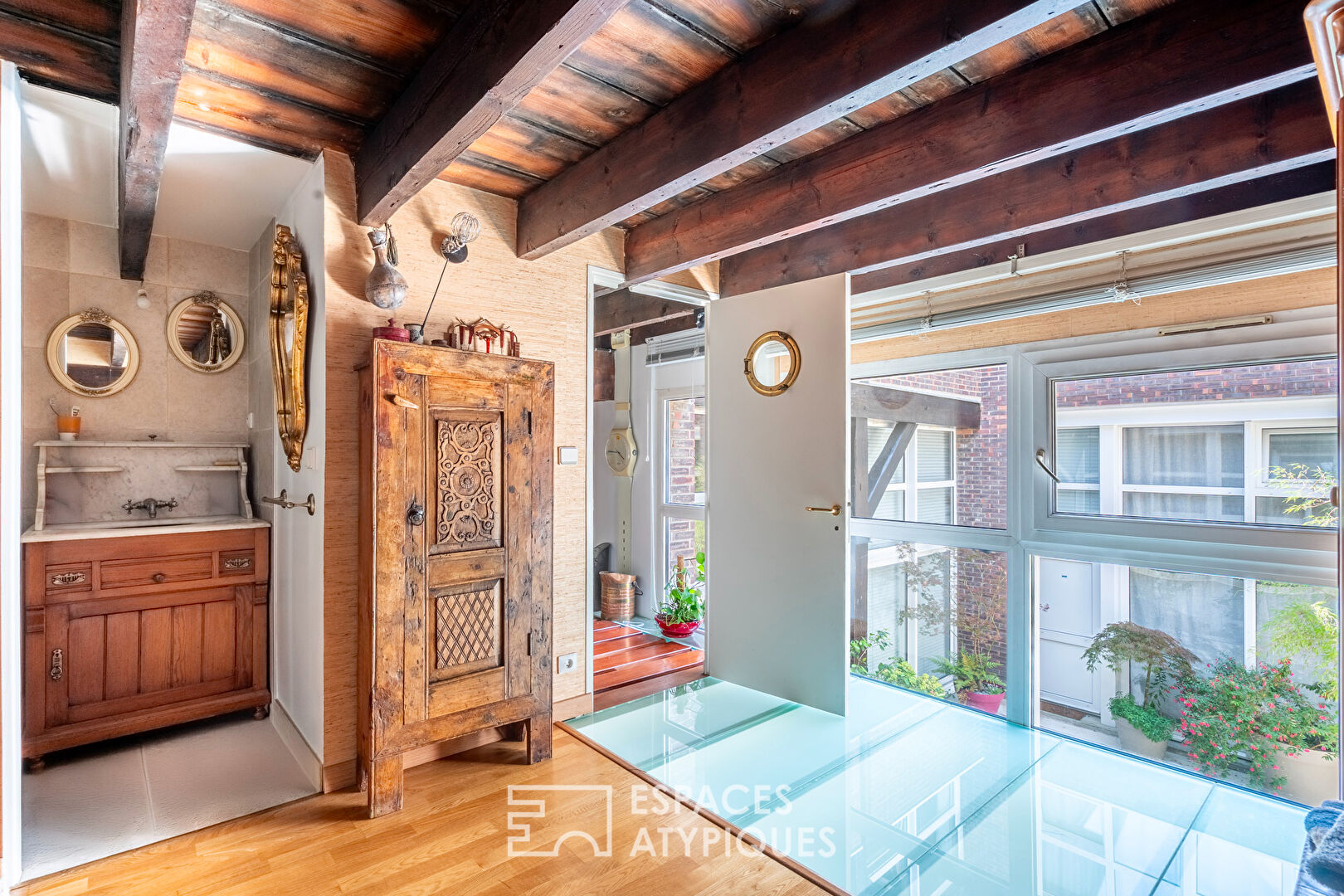 Triplex with shared terrace in a former coaching inn