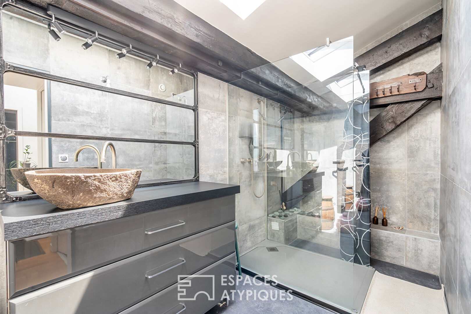 Triplex with shared terrace in a former coaching inn