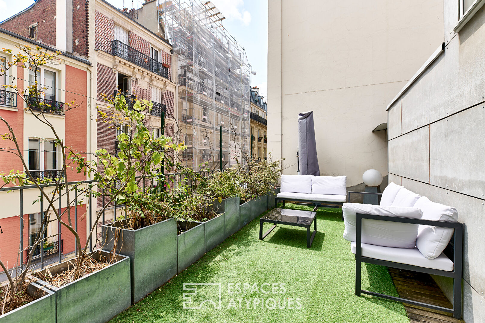 Like a house with a terrace in the heart of the 11th arrondissement