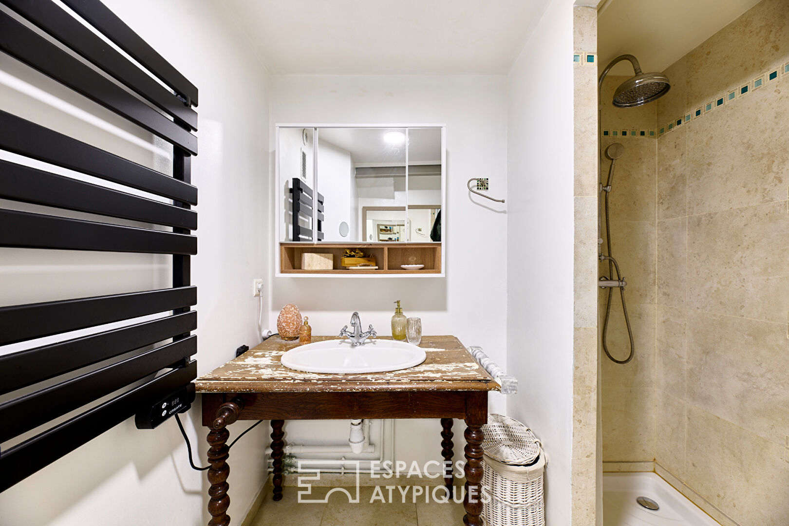 Like a house with a terrace in the heart of the 11th arrondissement