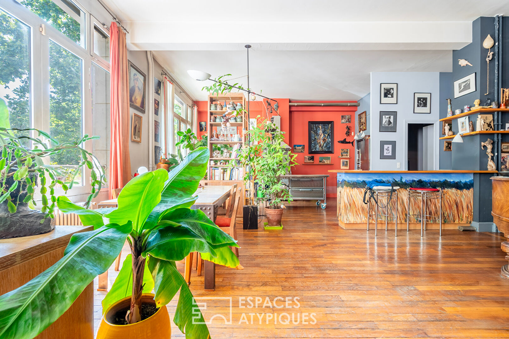 Loft with generous volumes