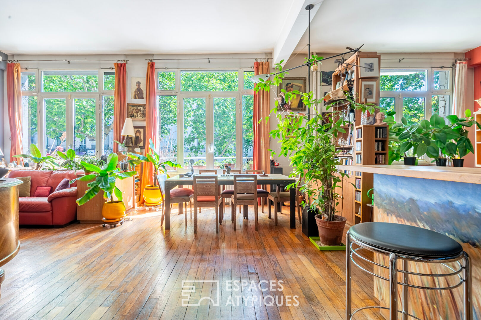 Loft with generous volumes