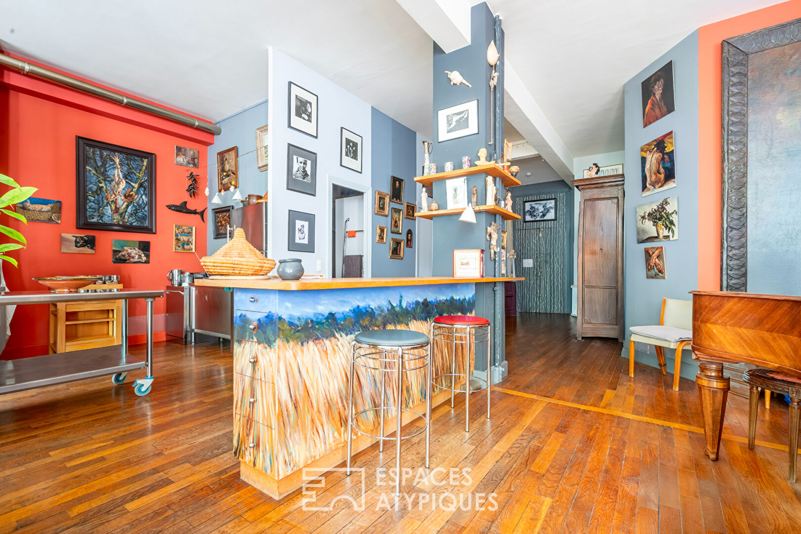 Loft with generous volumes