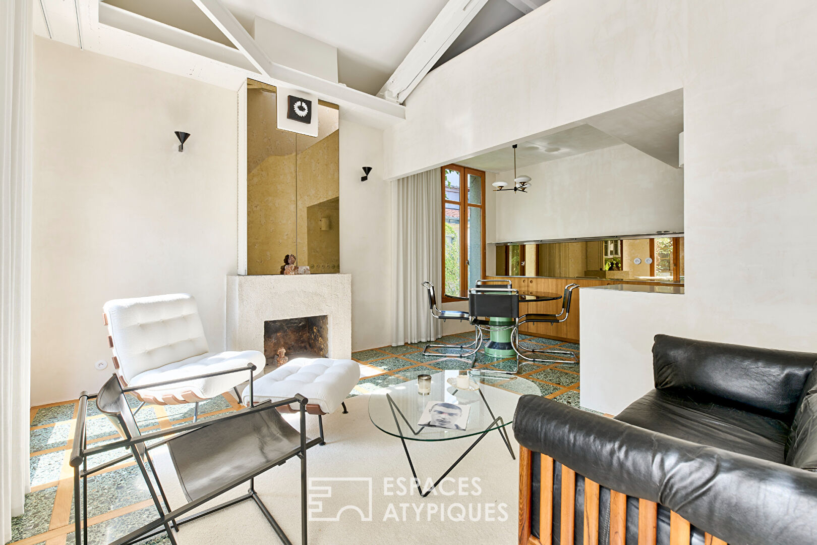 Maison d’architecte avec terrasse au calme d’une impasse