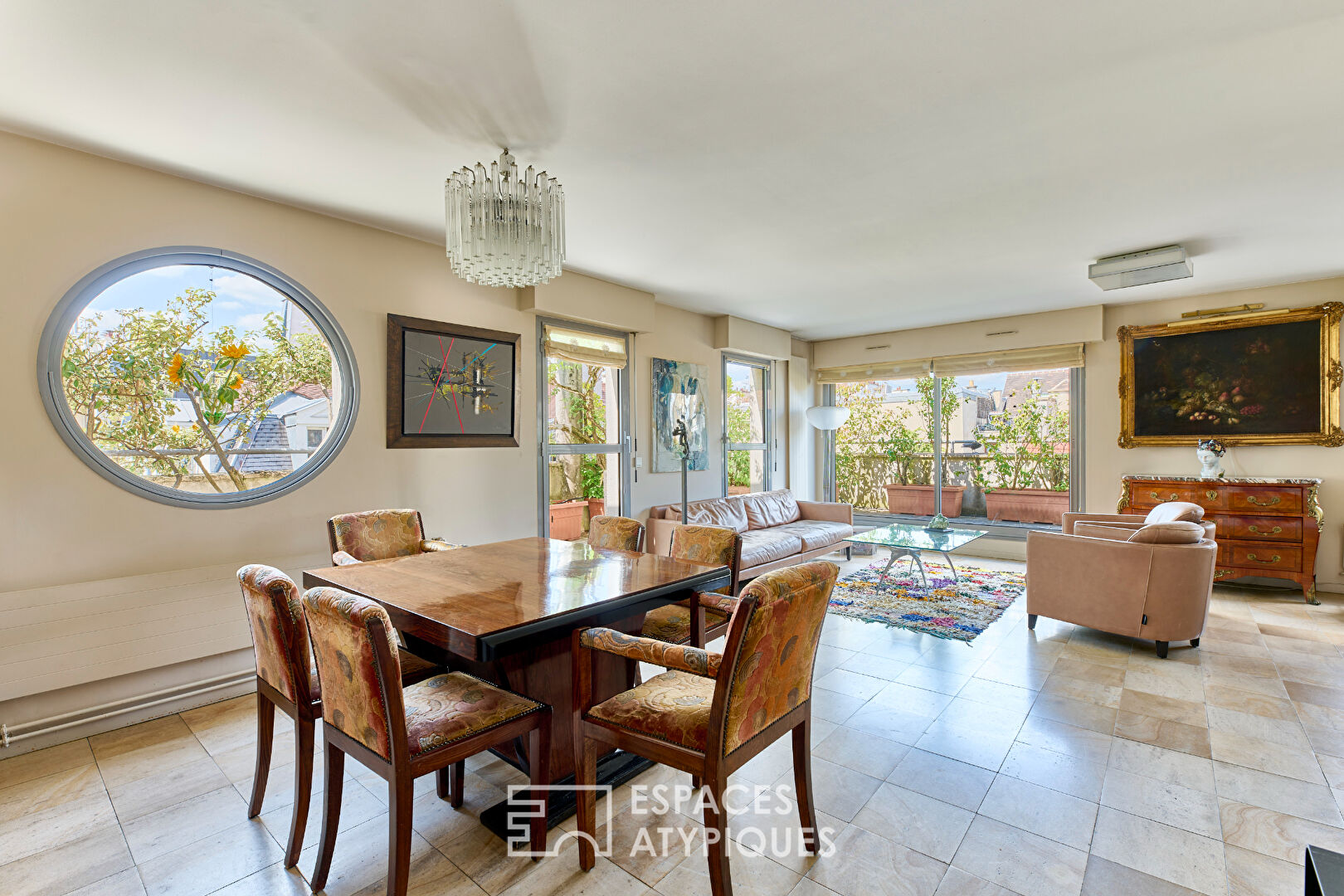 Duplex with elevator and roof terrace in the heart of the historic Marais